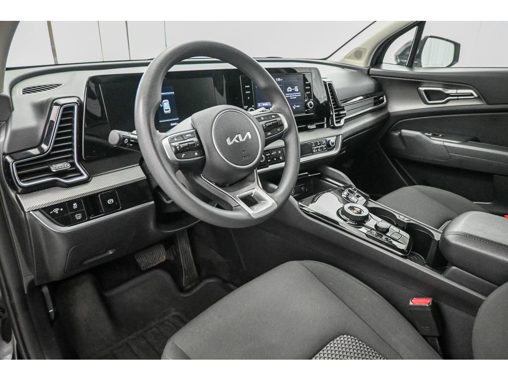 Used 2023 Kia Sportage LX image 9