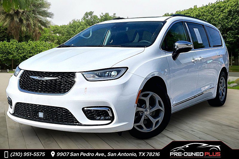 Used 2023 Chrysler Pacifica Limited image 1