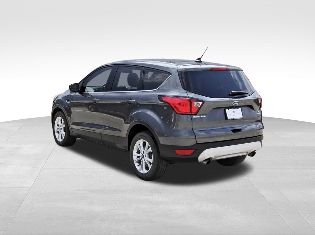 Used 2019 Ford Escape SE FWD image 3