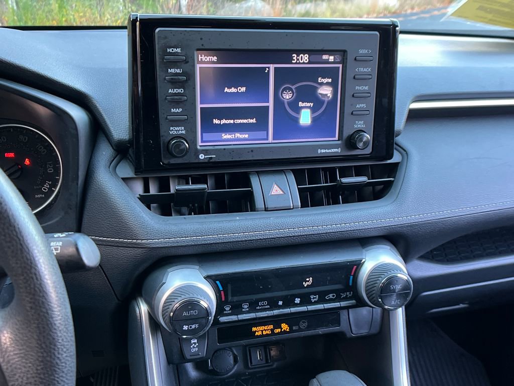 Used 2022 Toyota RAV4 LE image 16