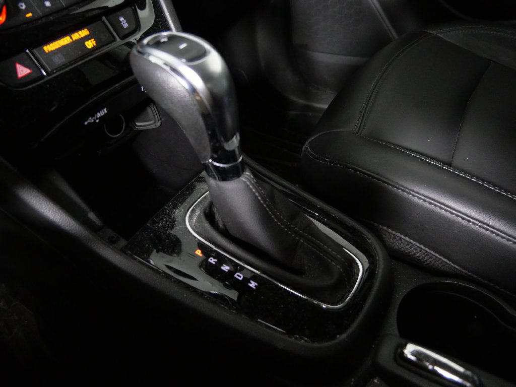 Used 2019 Buick Encore Essence FWD image 21