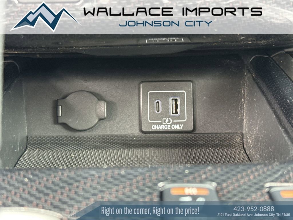 Used 2020 Nissan Pathfinder SL image 29