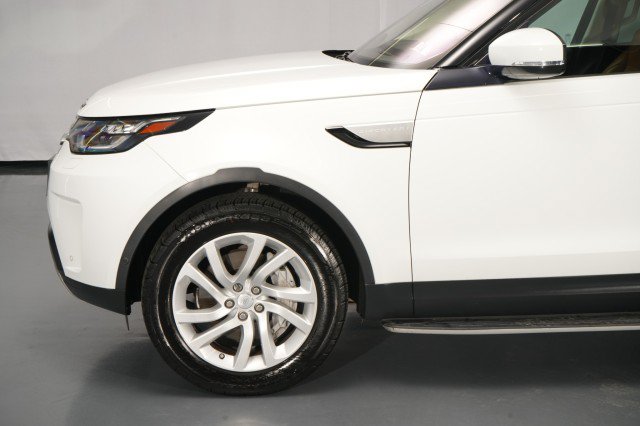 Used 2019 Land Rover Discovery HSE AWD/4WD image 3