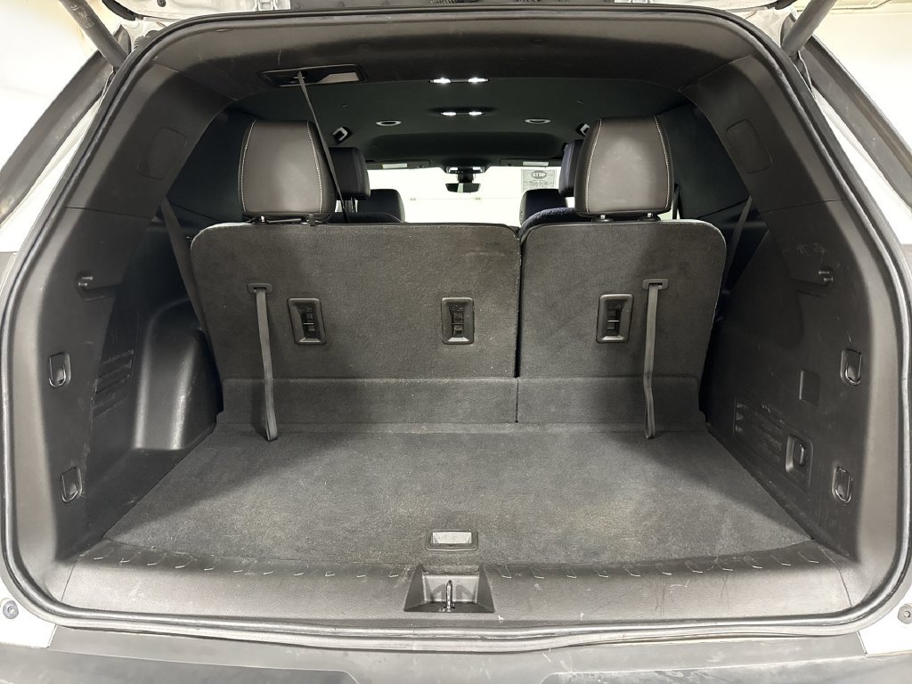 Used 2023 Chevrolet Traverse LT w/ LT Premium Package AWD/4WD image 25