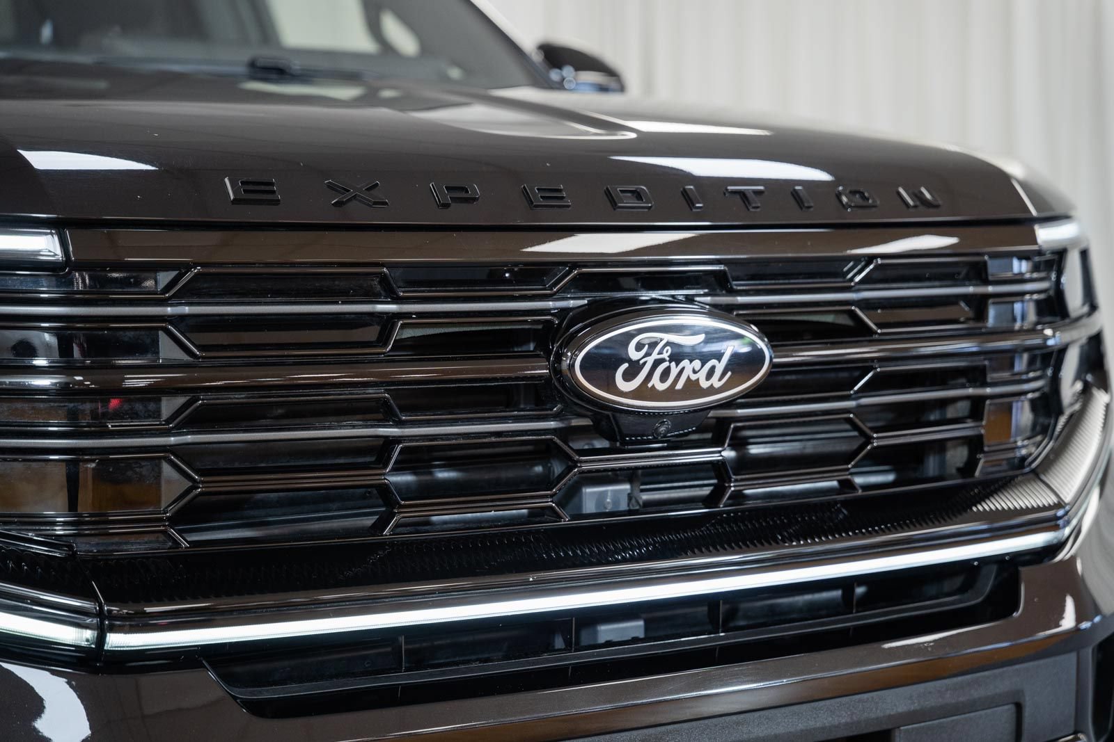Certified 2025 Ford Expedition Max Platinum w/ Stealth Appearance Package AWD/4WD image 19