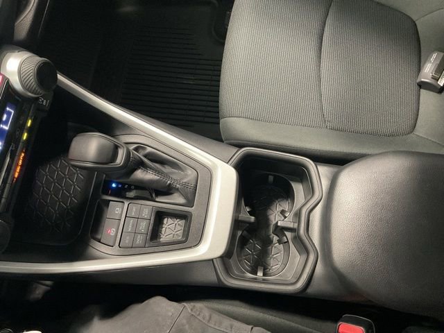 Used 2024 Toyota RAV4 LE AWD/4WD image 16