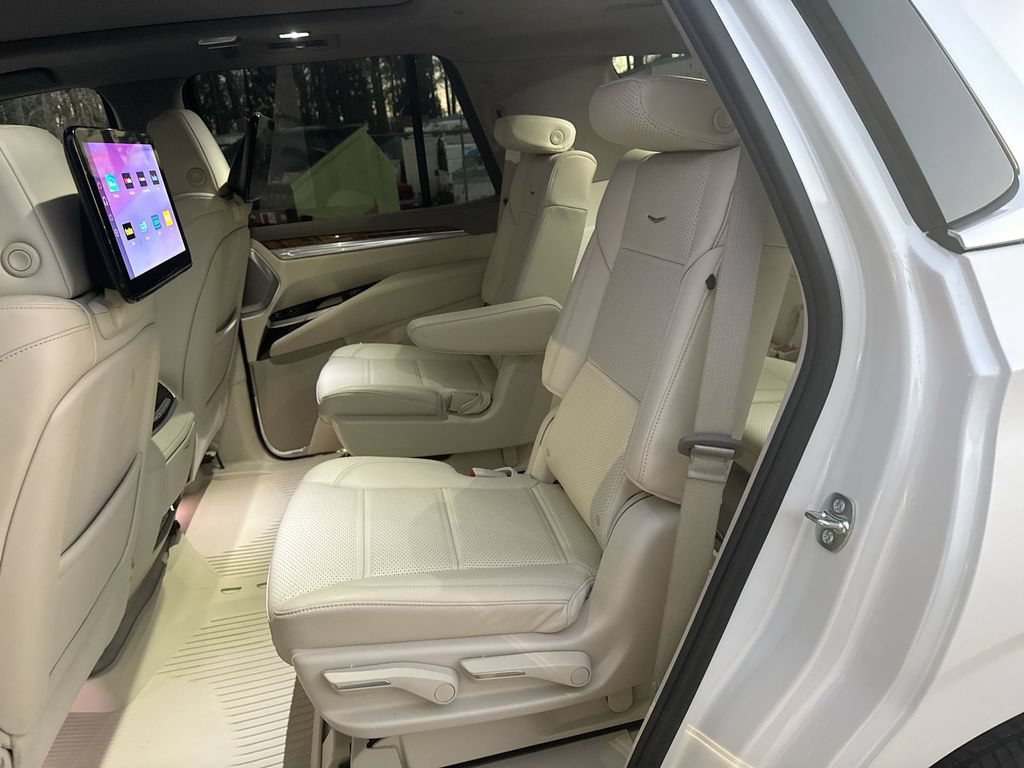Used 2025 Cadillac Escalade Premium Luxury Platinum w/ LPO, Floor Liner Package AWD/4WD image 29