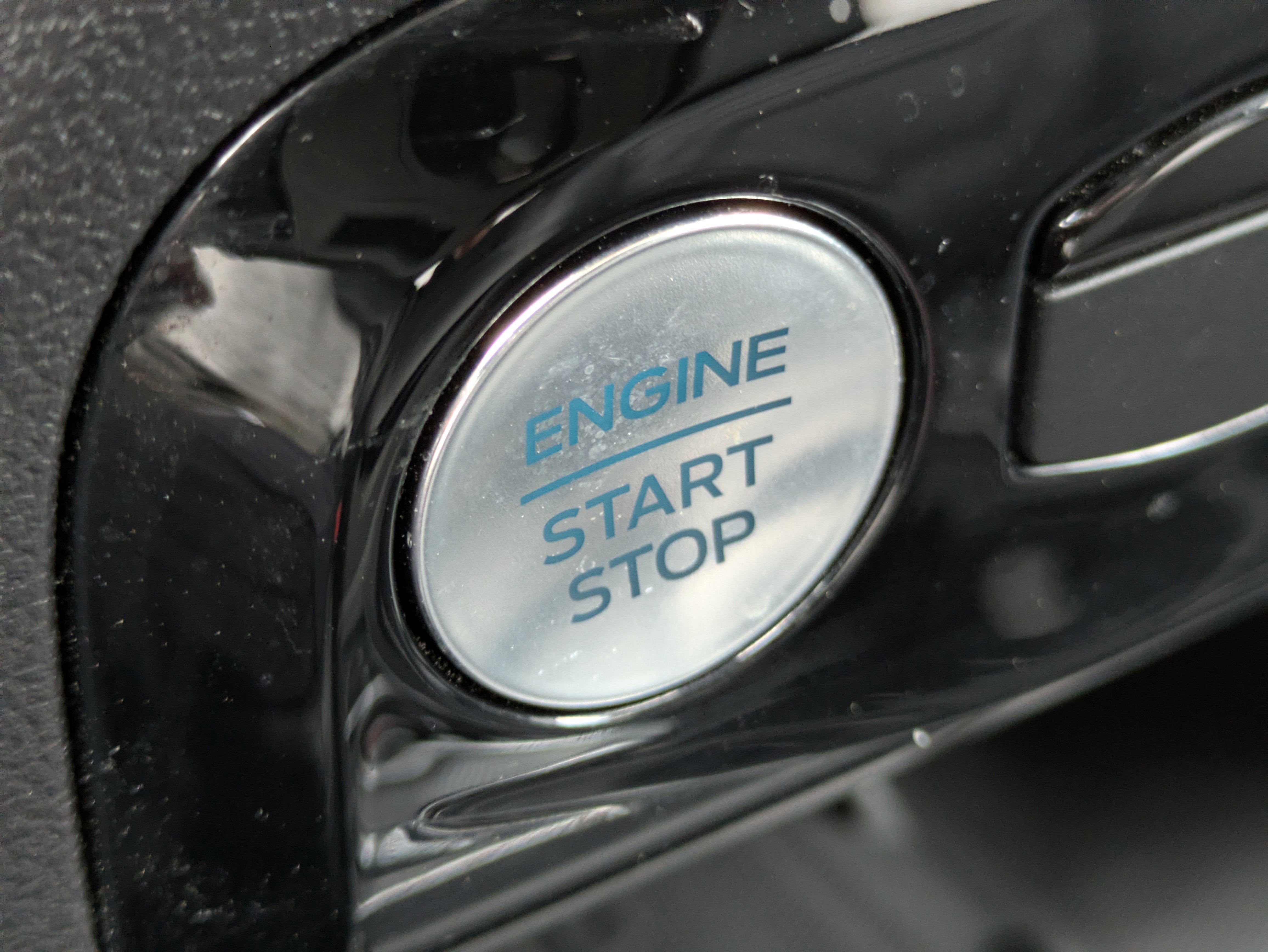 Used 2024 Ford Escape Platinum w/ Premium Technology Package image 32