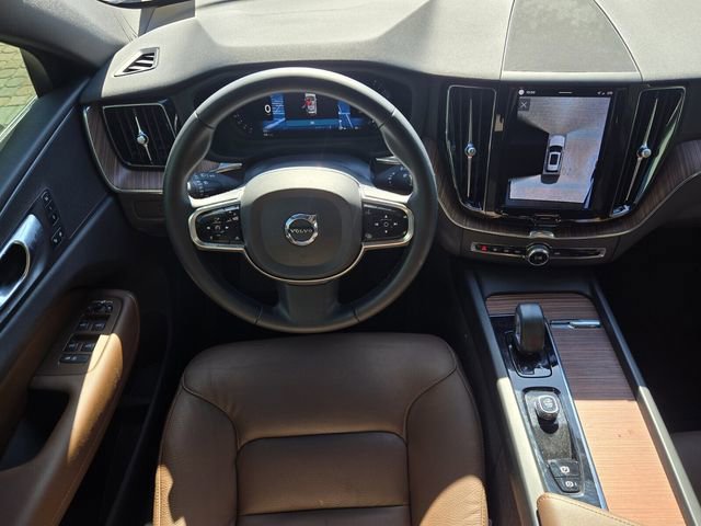 Certified 2023 Volvo XC60 B5 Plus FWD image 17