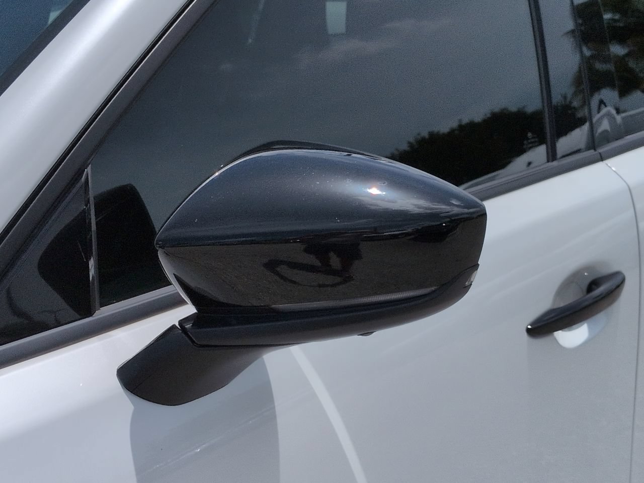 Used 2025 MAZDA CX-70 Plug-In Hybrid w/ Premium Plus AWD/4WD image 12