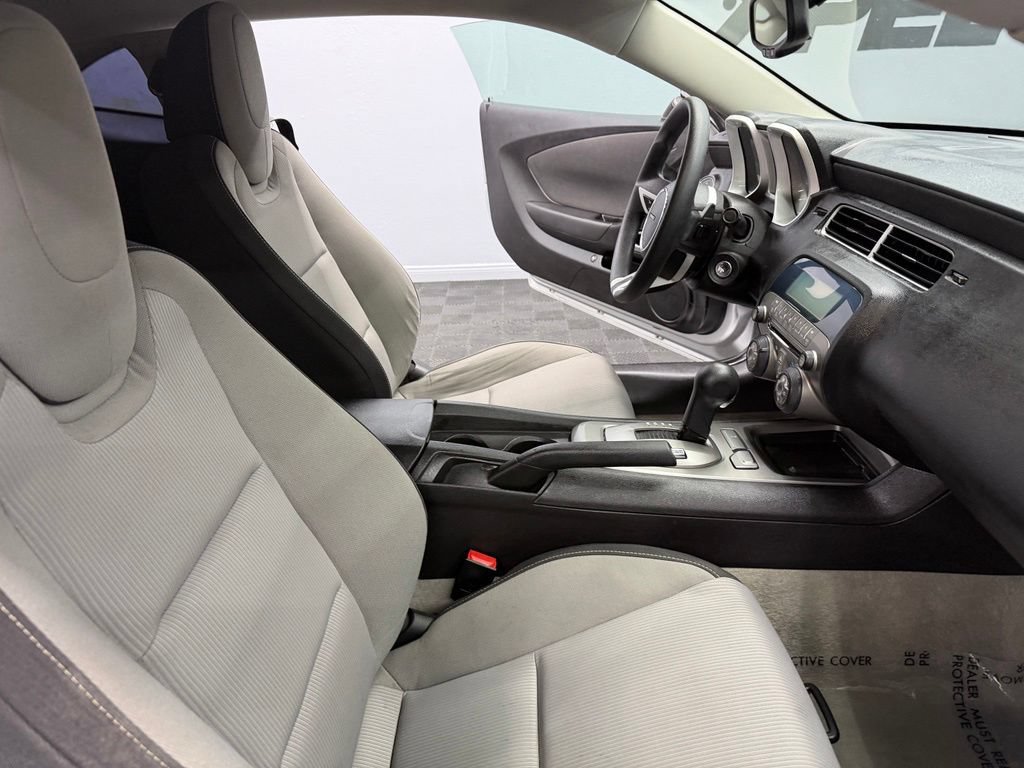 Used 2011 Chevrolet Camaro LT RWD image 39