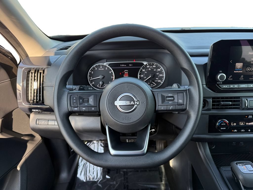 Used 2025 Nissan Pathfinder S AWD/4WD image 12