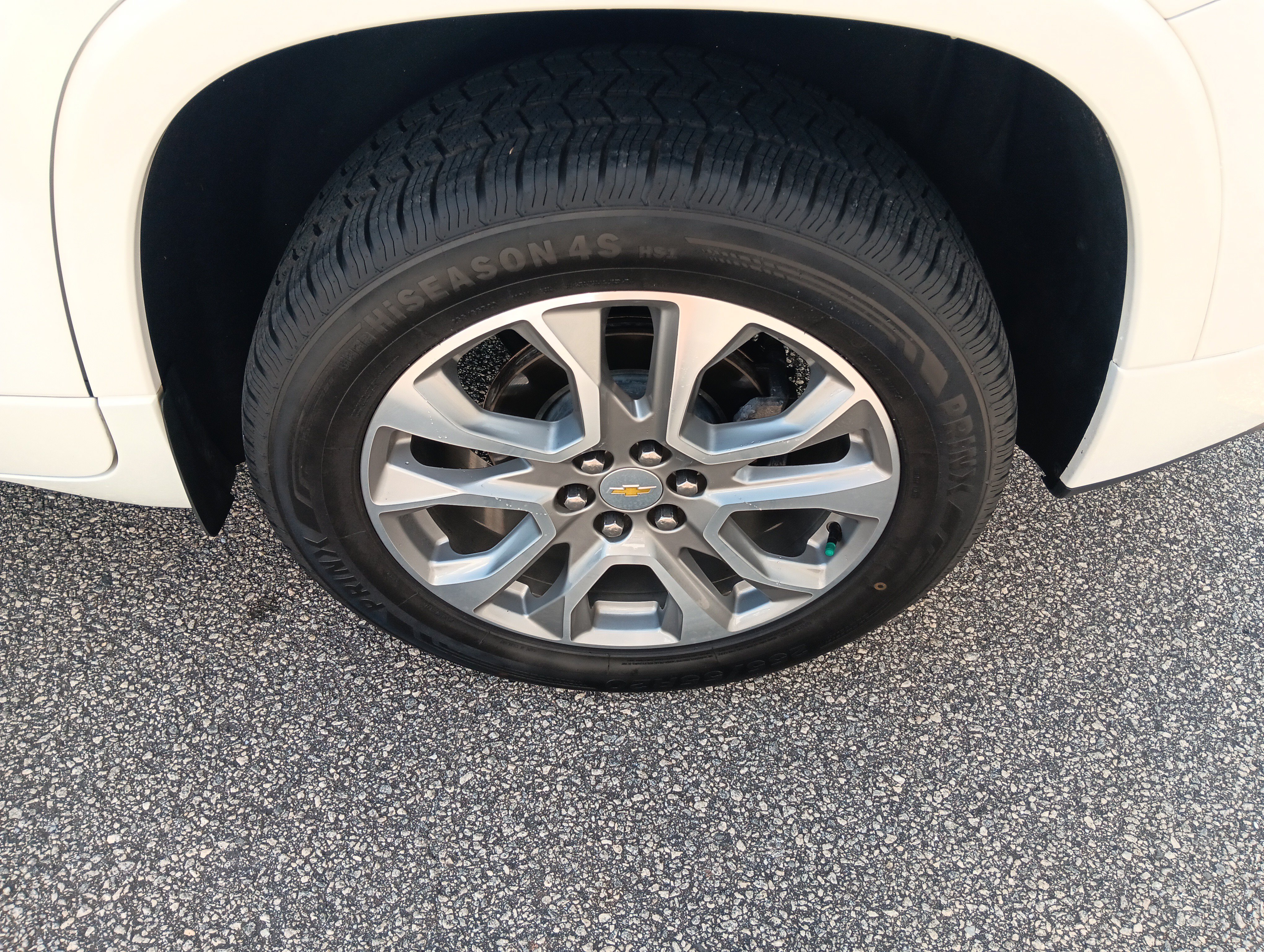 Used 2020 Chevrolet Traverse Premier AWD/4WD image 4