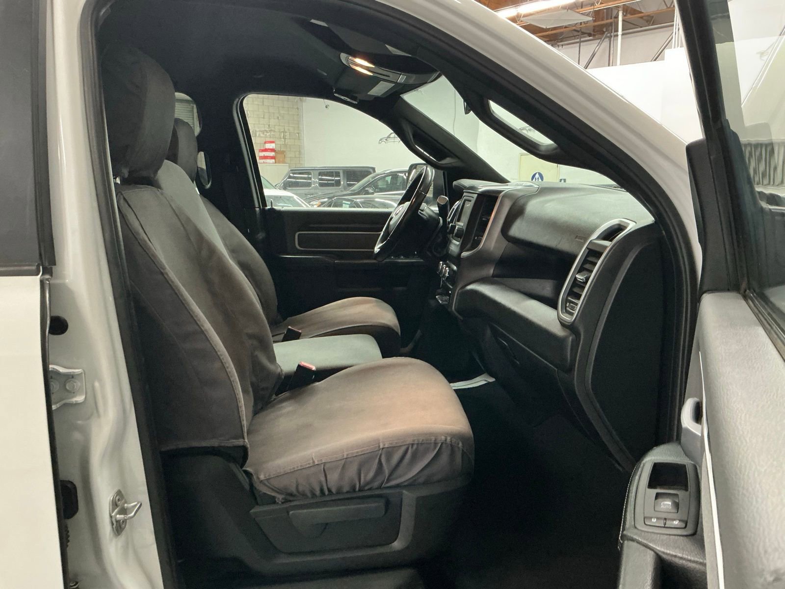 Used 2021 RAM 3500 Big Horn image 12