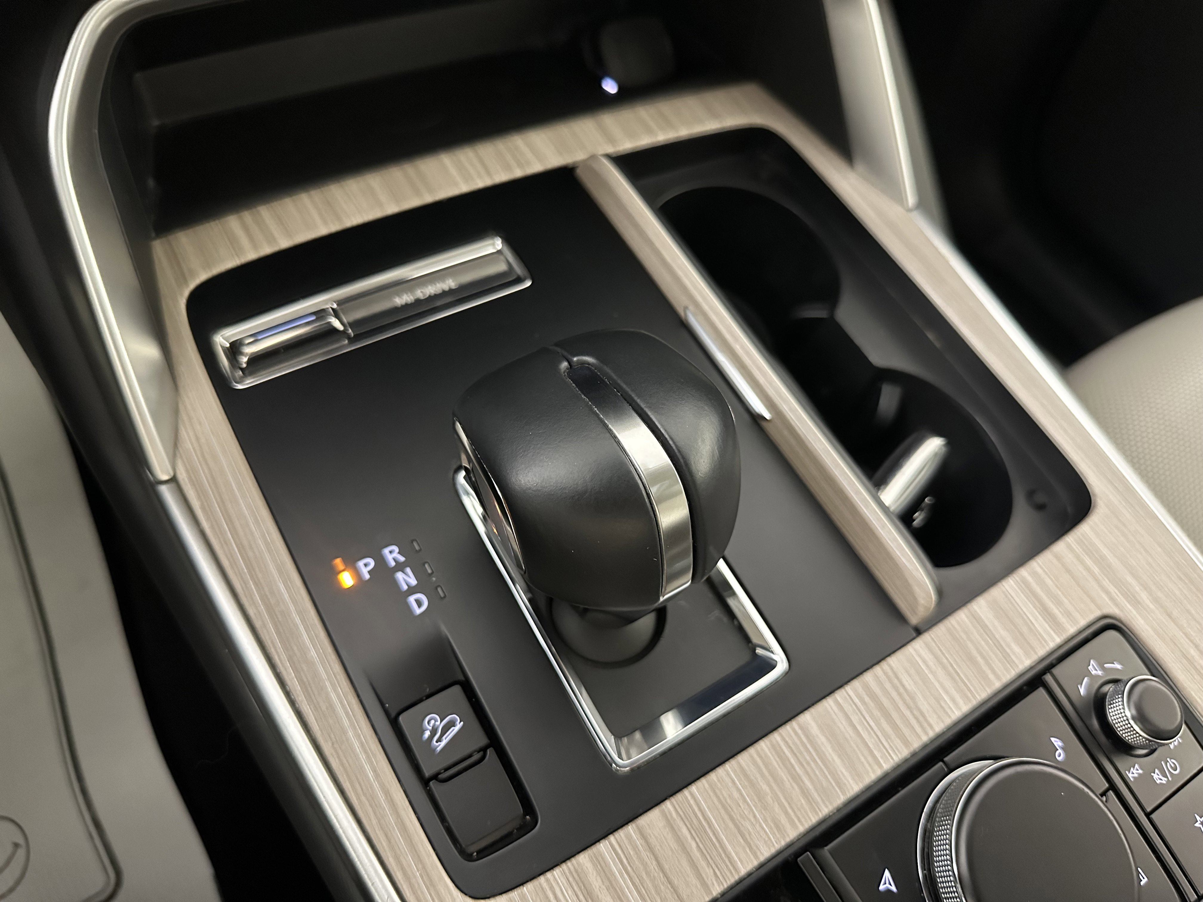 Used 2024 MAZDA CX-90 3.3 Turbo w/ Preferred Plus image 19