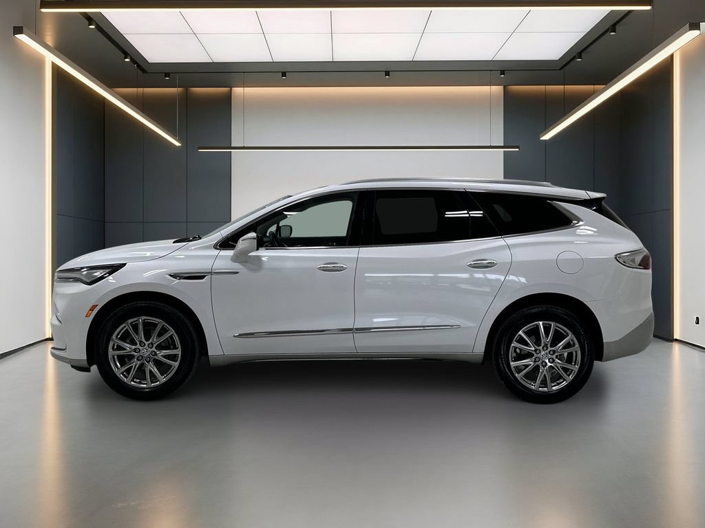 Used 2023 Buick Enclave Essence w/ Experience Buick Package FWD image 2
