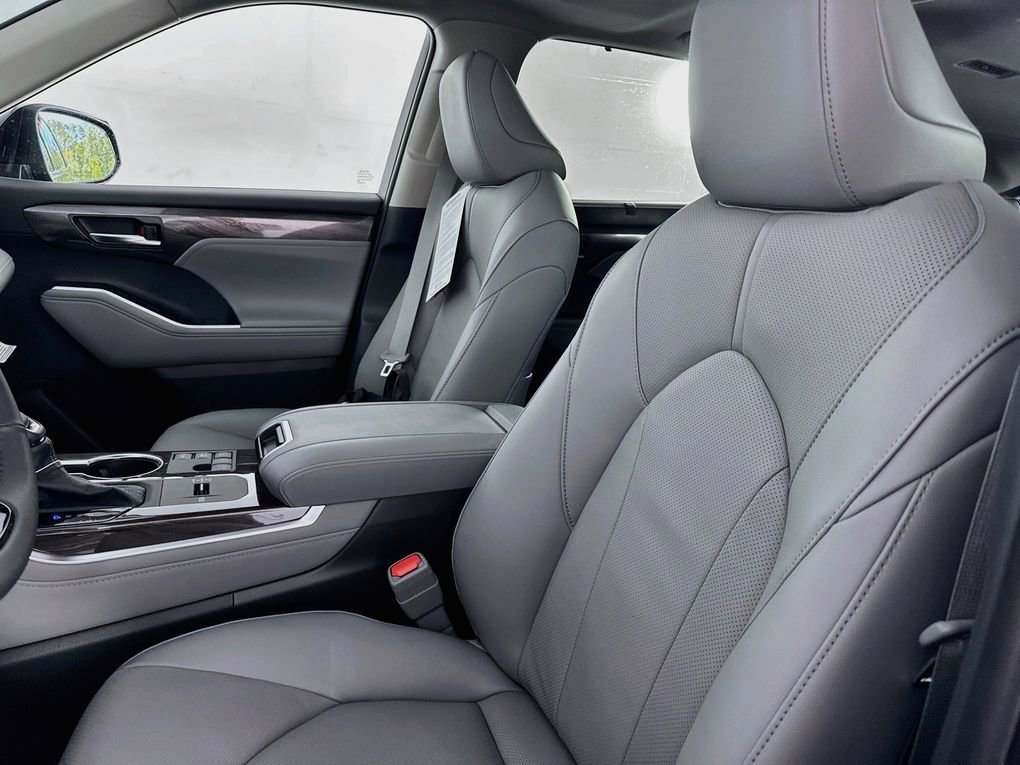 New 2026 Toyota Highlander Limited AWD/4WD image 33