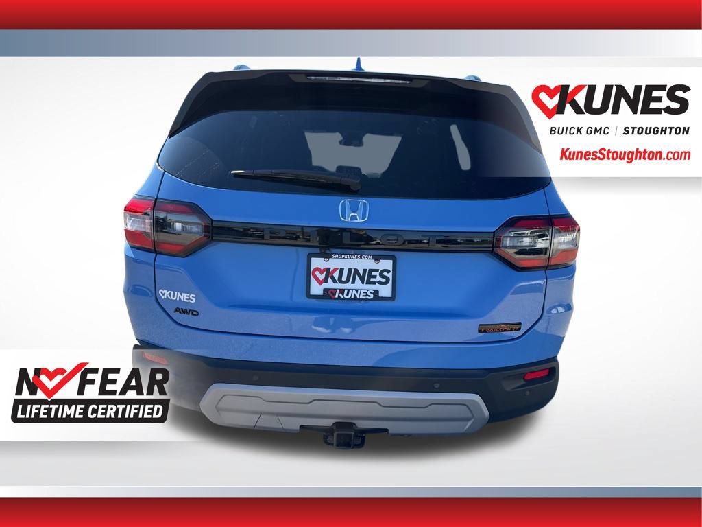 Used 2025 Honda Pilot TrailSport image 10