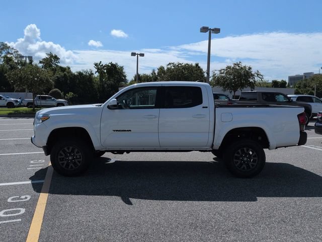 Certified 2022 Toyota Tacoma SR5 AWD/4WD image 7