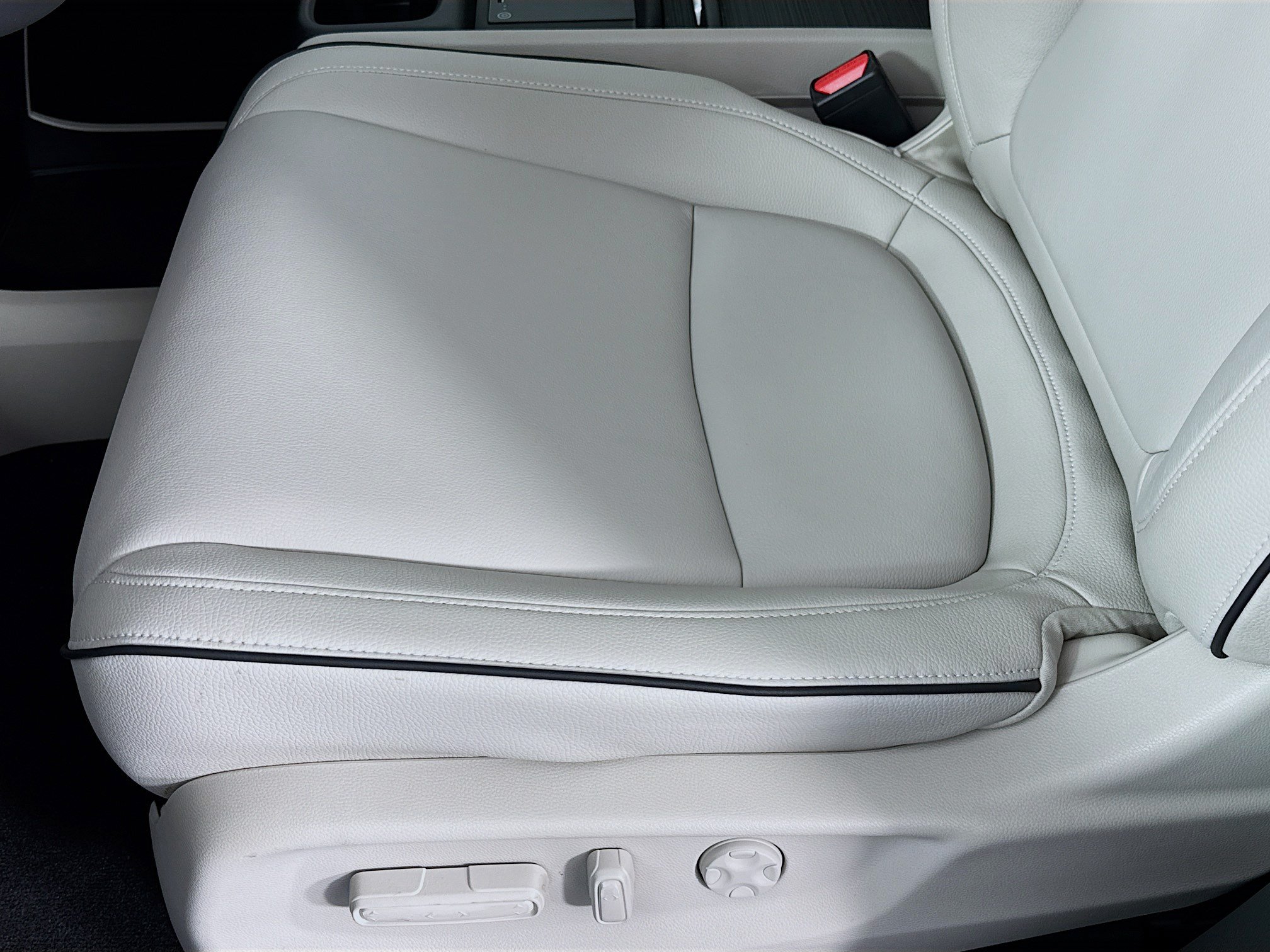 New 2026 Honda Odyssey Touring image 19