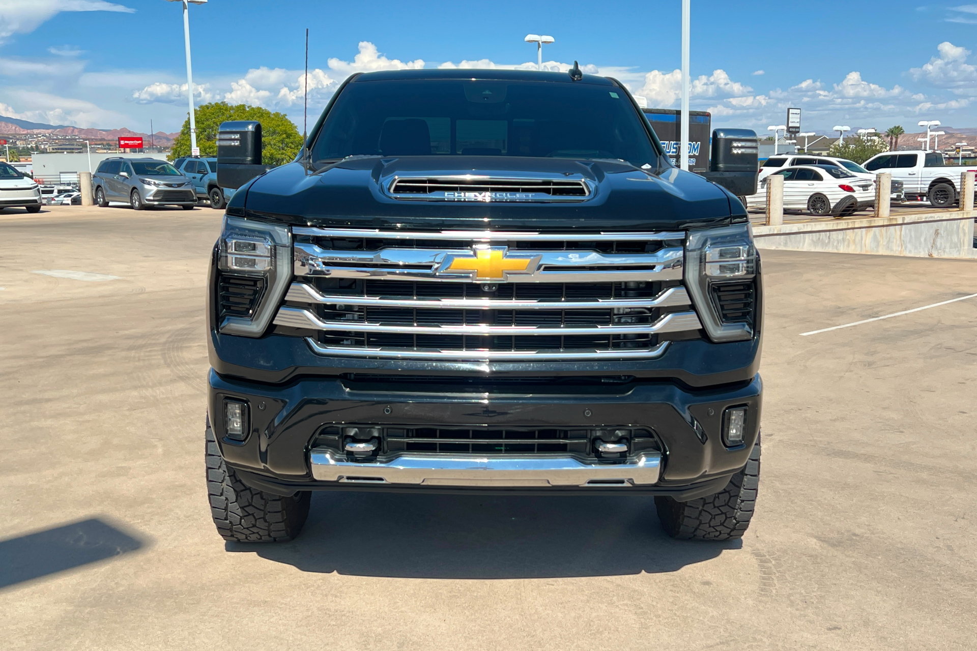 Used 2024 Chevrolet Silverado 3500 High Country w/ High Country Premium Package AWD/4WD image 9