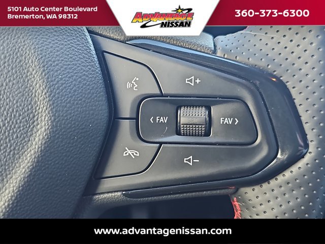 Used 2024 Chevrolet Trax RS FWD image 11