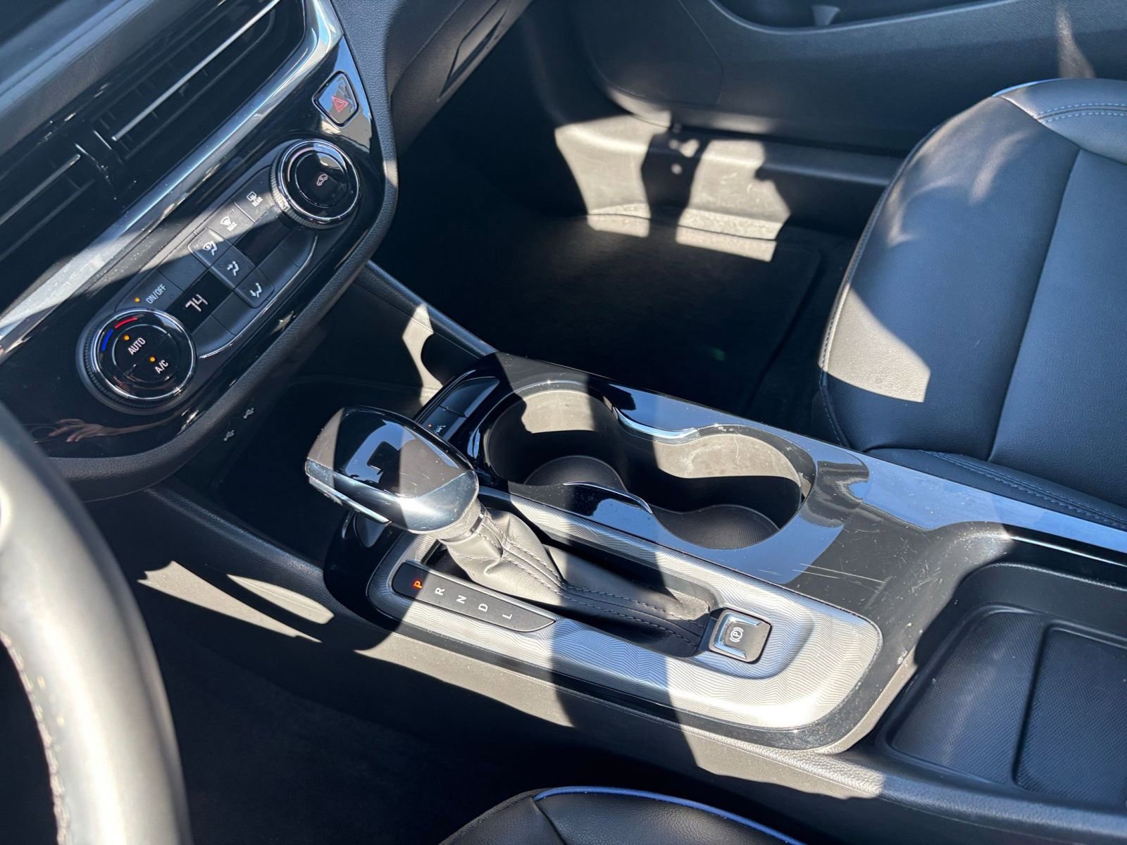 Used 2025 Buick Envista Sport Touring image 39