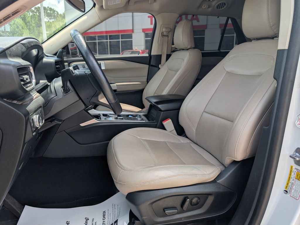 Used 2022 Ford Explorer Limited AWD/4WD image 11