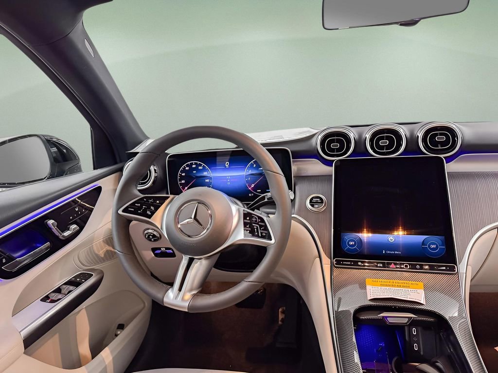 Used 2025 Mercedes-Benz GLC 300 GLC 300 image 4