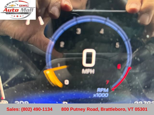 Used 2024 Chevrolet Trax LT w/ Sunroof Package FWD image 18