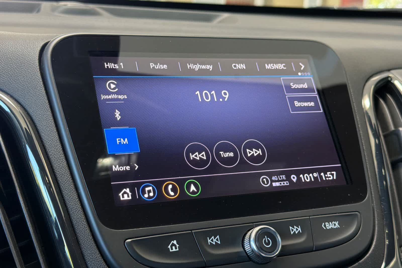 Used 2022 Chevrolet Equinox RS w/ Infotainment Package FWD image 19
