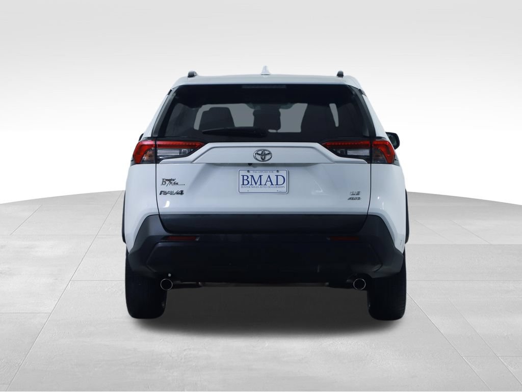 Used 2020 Toyota RAV4 LE w/ Carpet Mat Package AWD/4WD image 10