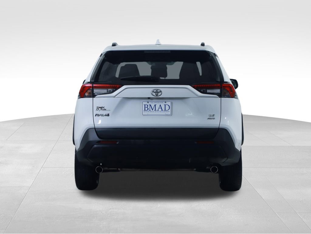 Used 2020 Toyota RAV4 LE w/ Carpet Mat Package AWD/4WD image 10