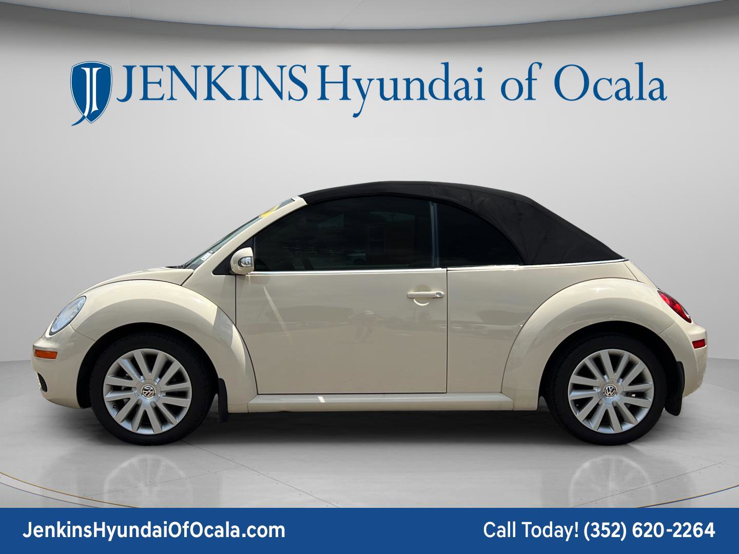 Used 2008 Volkswagen Beetle SE FWD image 6