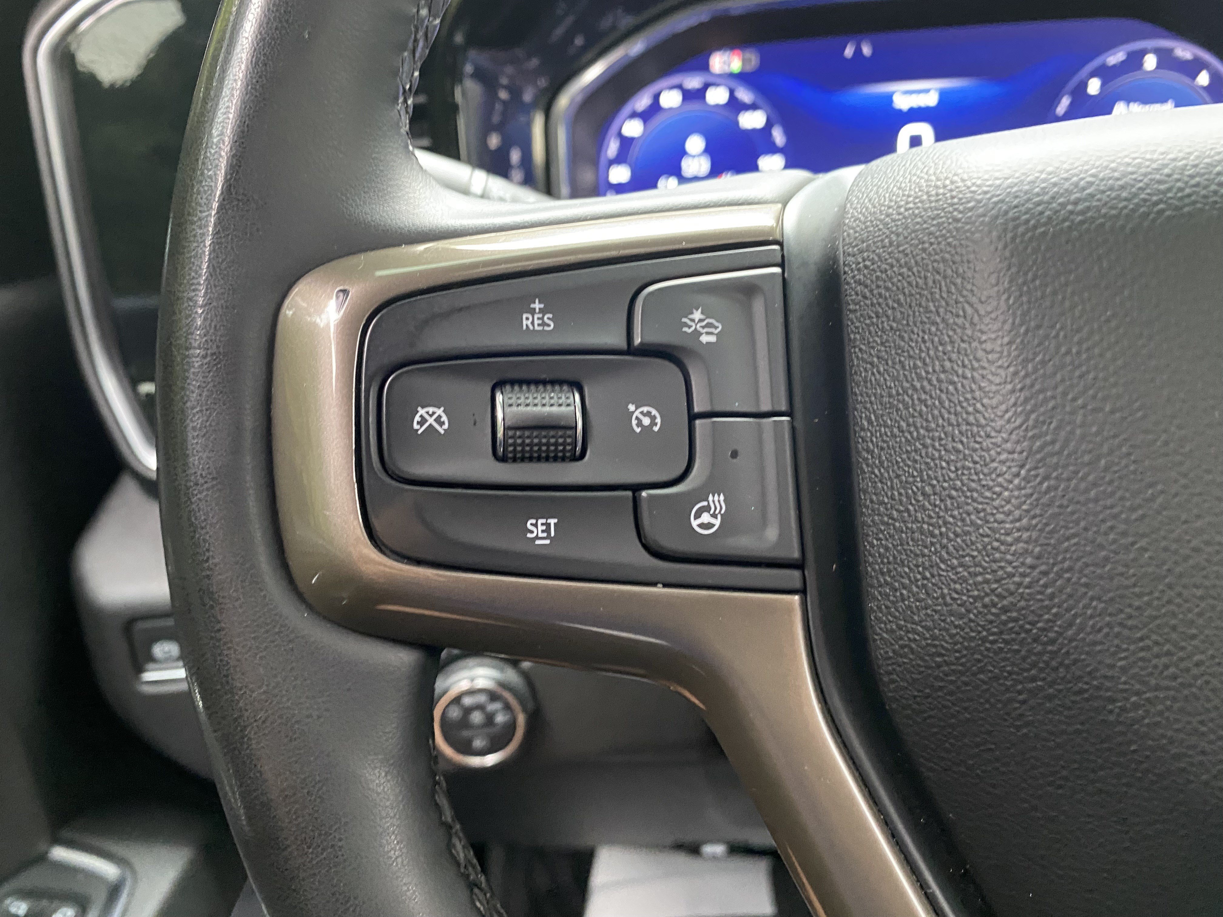 Used 2024 Chevrolet Silverado 2500 High Country w/ High Country Premium Package AWD/4WD image 21
