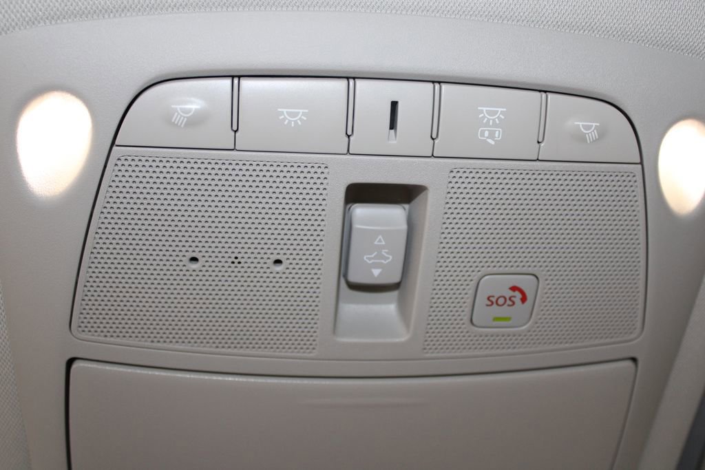 Used 2024 Nissan Armada Platinum w/ Captain's Chairs Package image 57