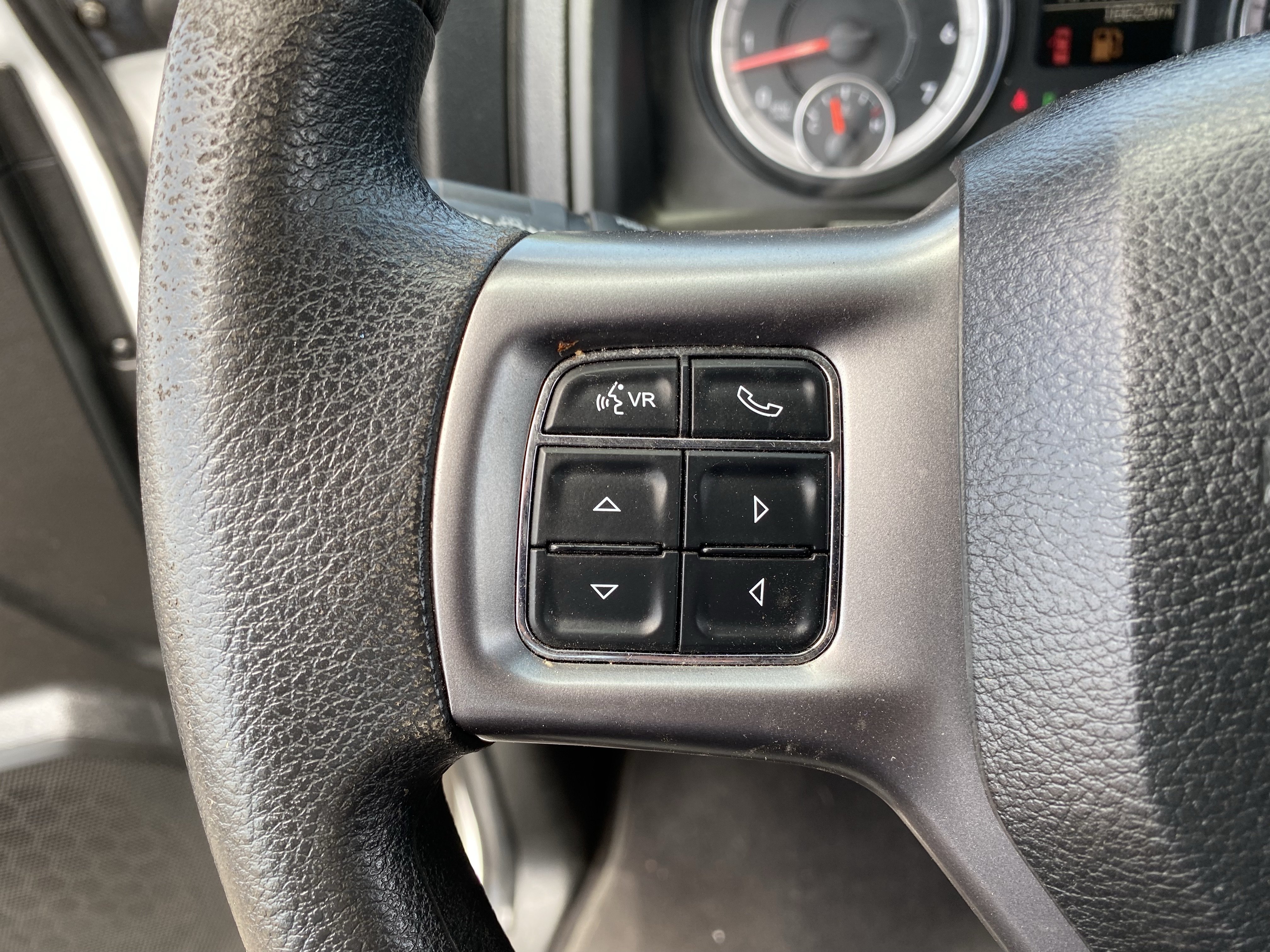 Used 2022 RAM 1500 Classic SLT RWD image 27