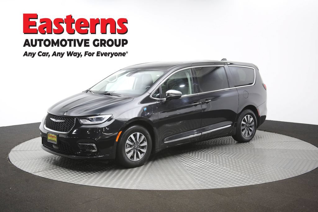 Used 2023 Chrysler Pacifica Limited FWD image 60