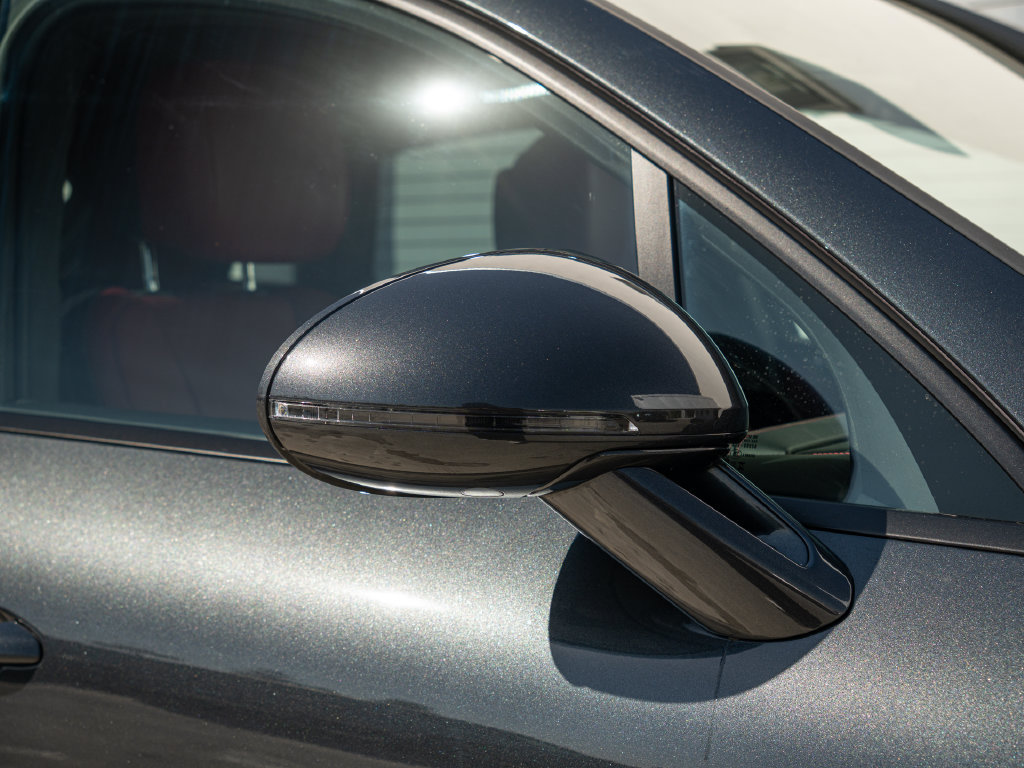 Certified 2023 Porsche Macan AWD/4WD image 27