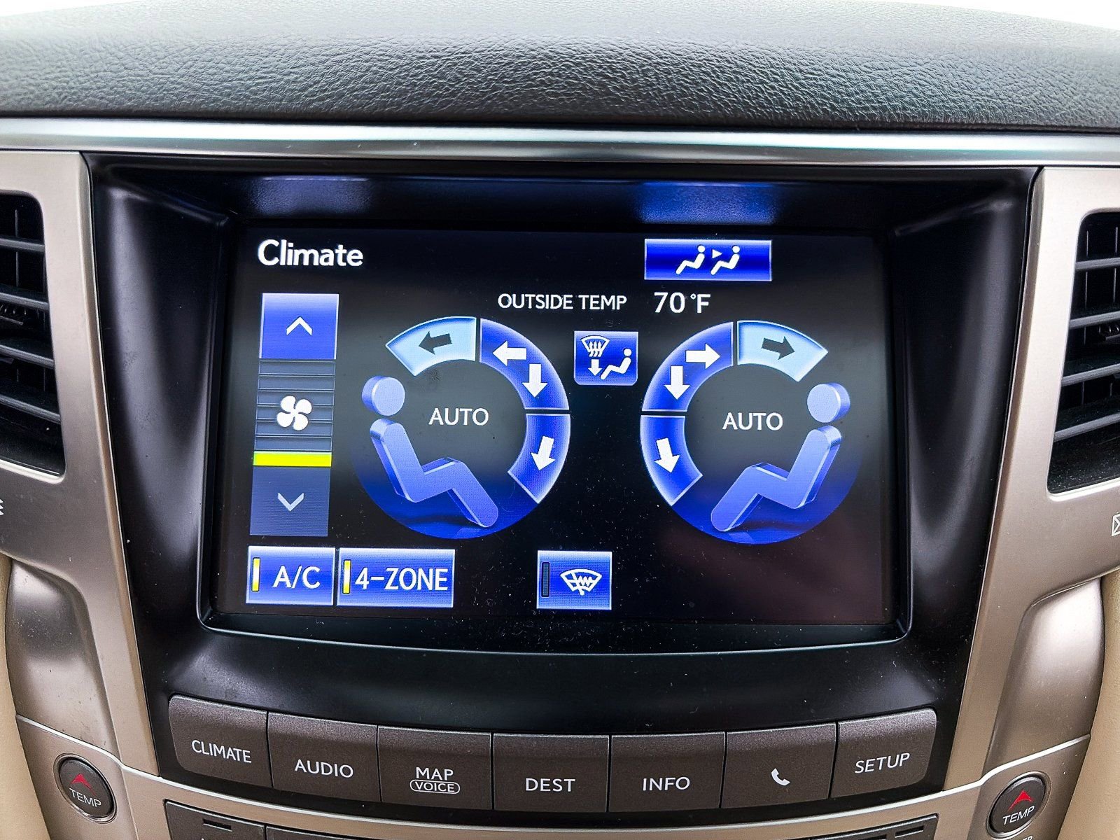 Used 2013 Lexus LX 570 4WD w/ Luxury Pkg w/Pre-crash image 22