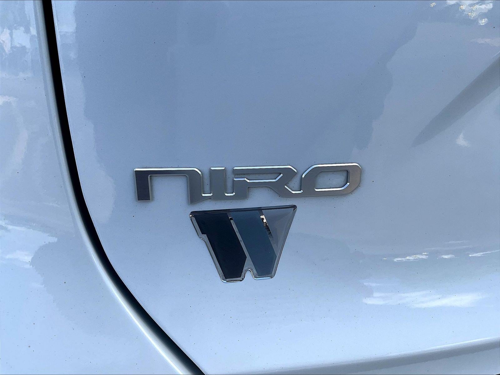Used 2023 Kia Niro EX Touring FWD image 23