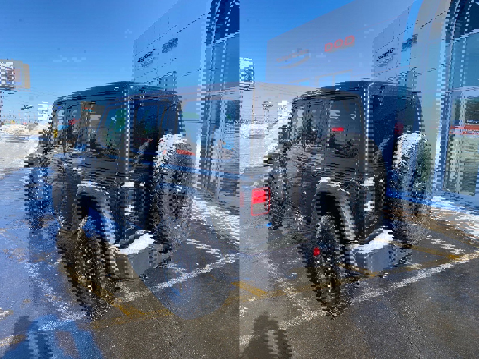 Used 2025 Jeep Wrangler Willys image 3