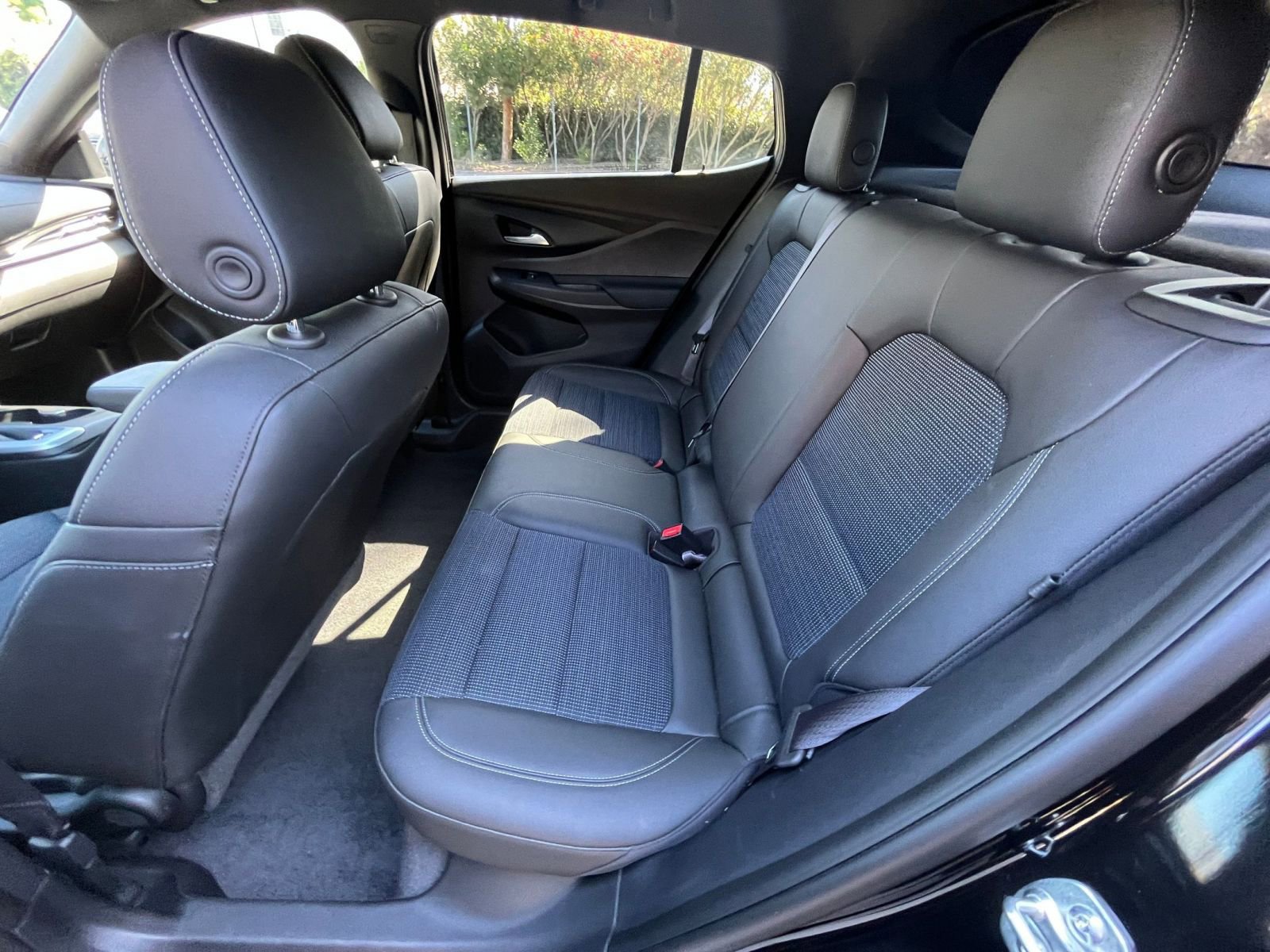 Used 2025 Buick Envista Preferred image 24