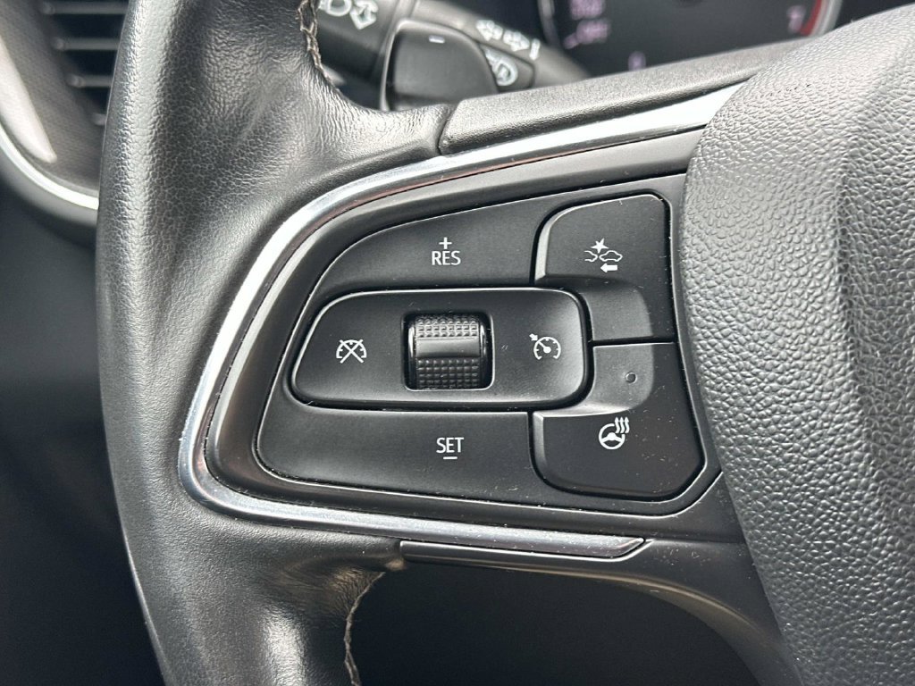 Used 2021 Buick Envision Essence w/ Sport Touring Package AWD/4WD image 22