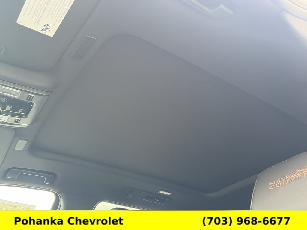 New 2026 Chevrolet Suburban High Country AWD/4WD image 19