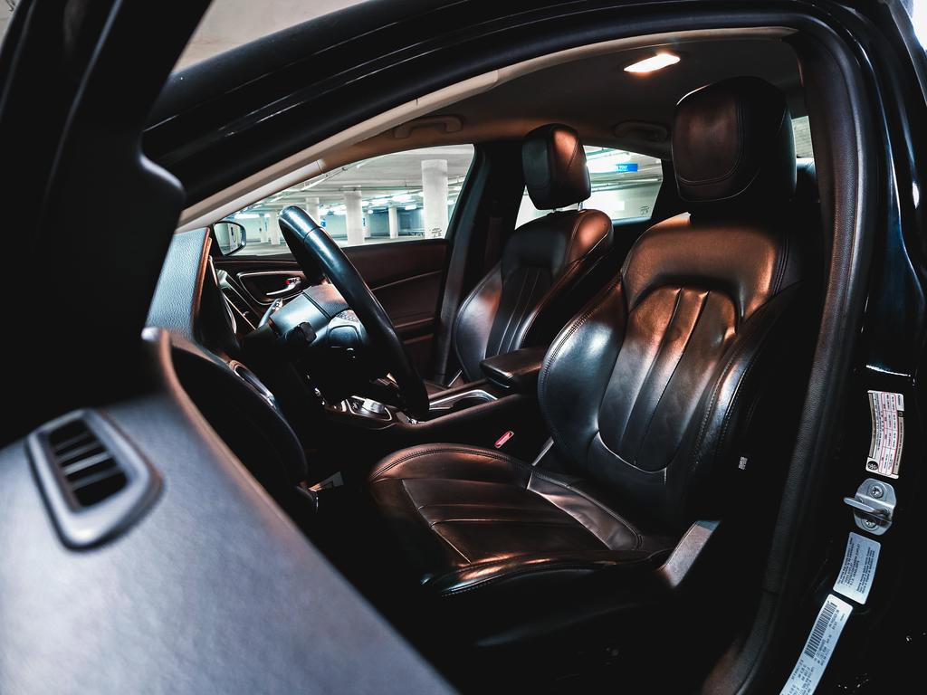 Used 2017 Chrysler 200 Limited Platinum w/ Comfort & Convenience Group image 17