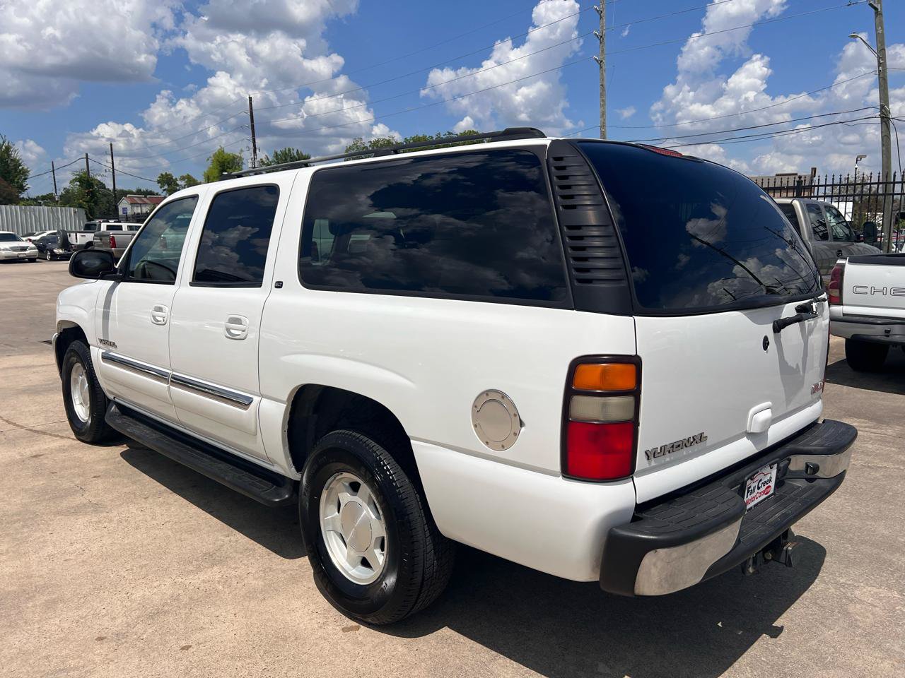 Used 2004 GMC Yukon XL SLT w/ Preferred Equipment Group RWD image 3