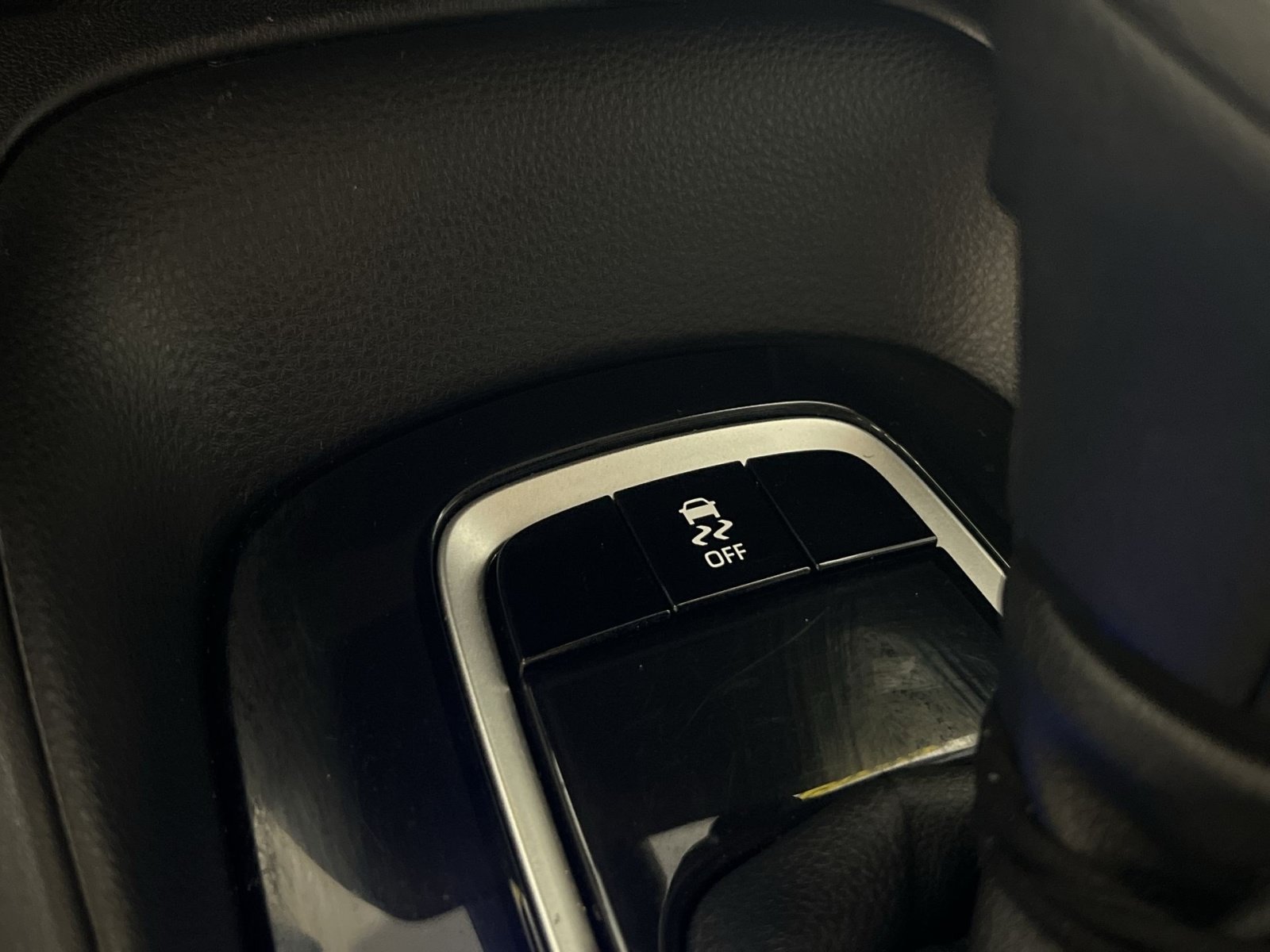 Used 2025 Toyota Corolla LE FWD image 33