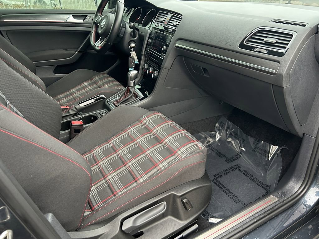 Used 2020 Volkswagen Golf 4-Door image 27