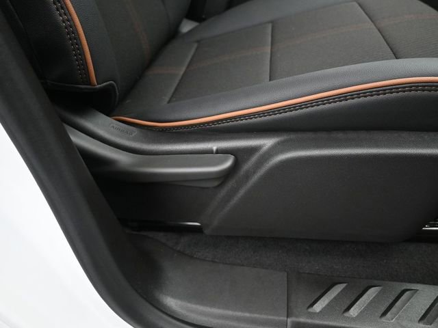 Used 2024 GMC Canyon AT4 w/ Technology Package image 25